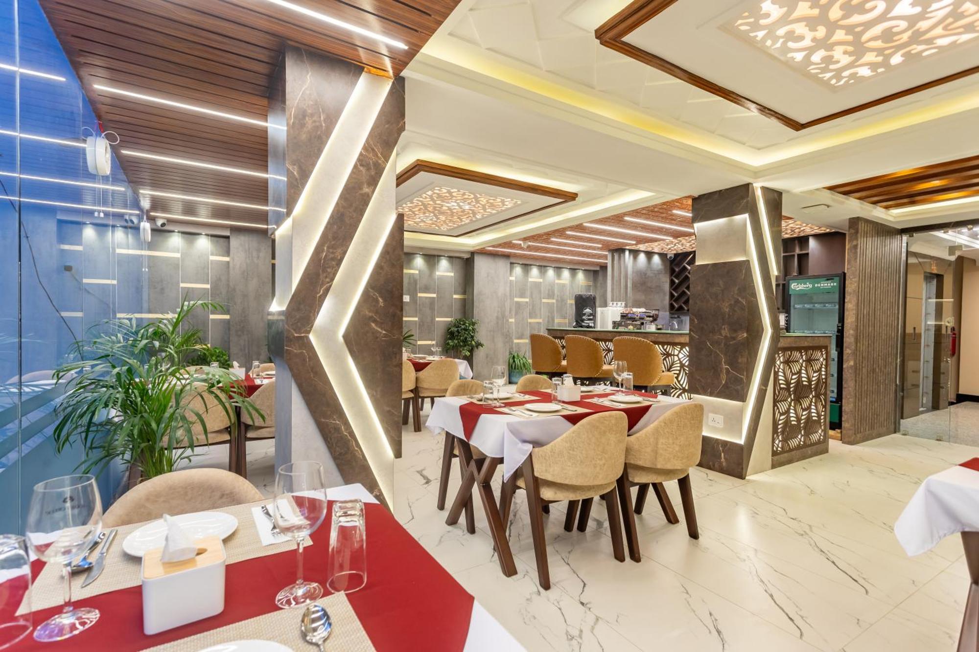 Airport Diana Hotel Kathmandu Bagian luar foto