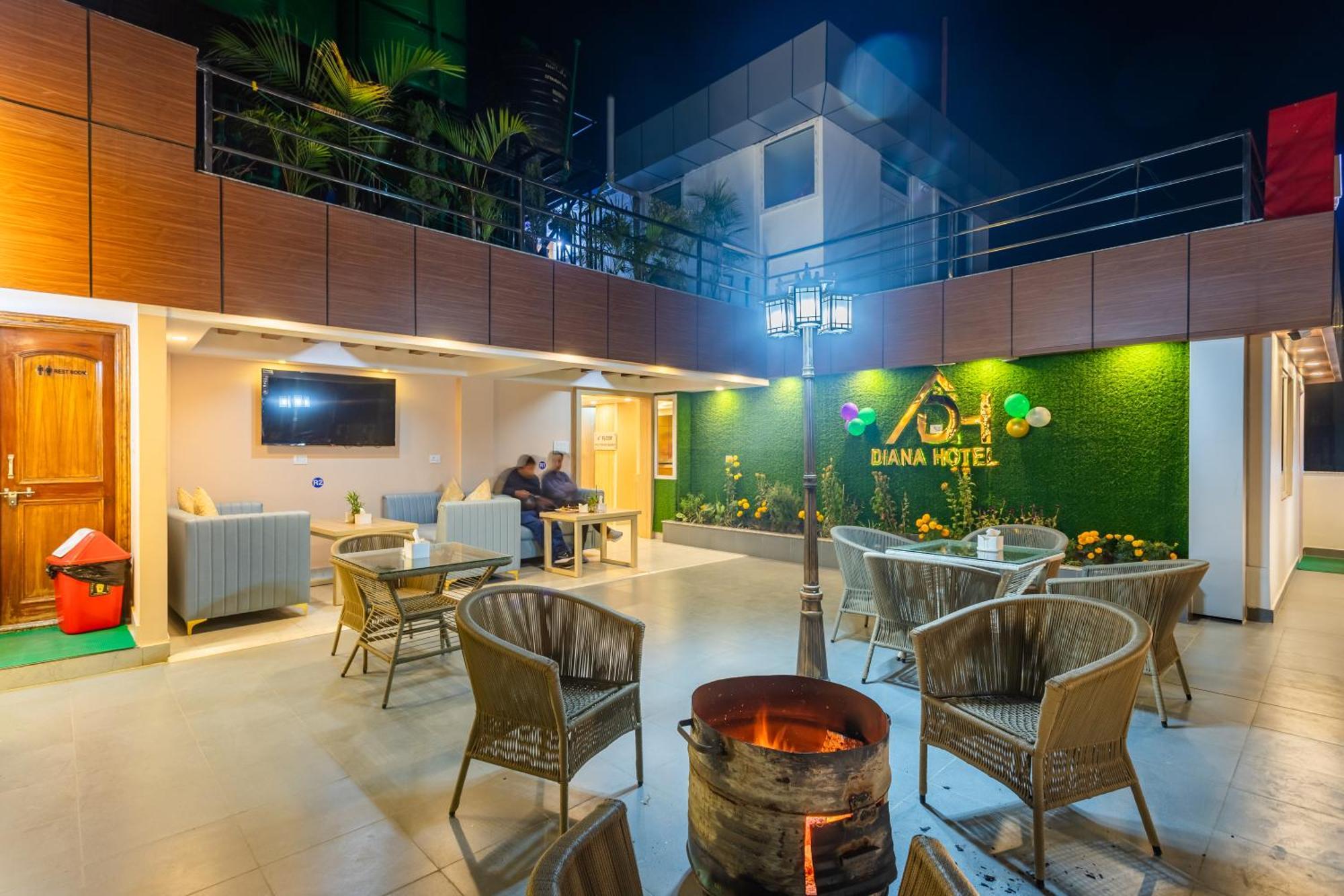 Airport Diana Hotel Kathmandu Bagian luar foto